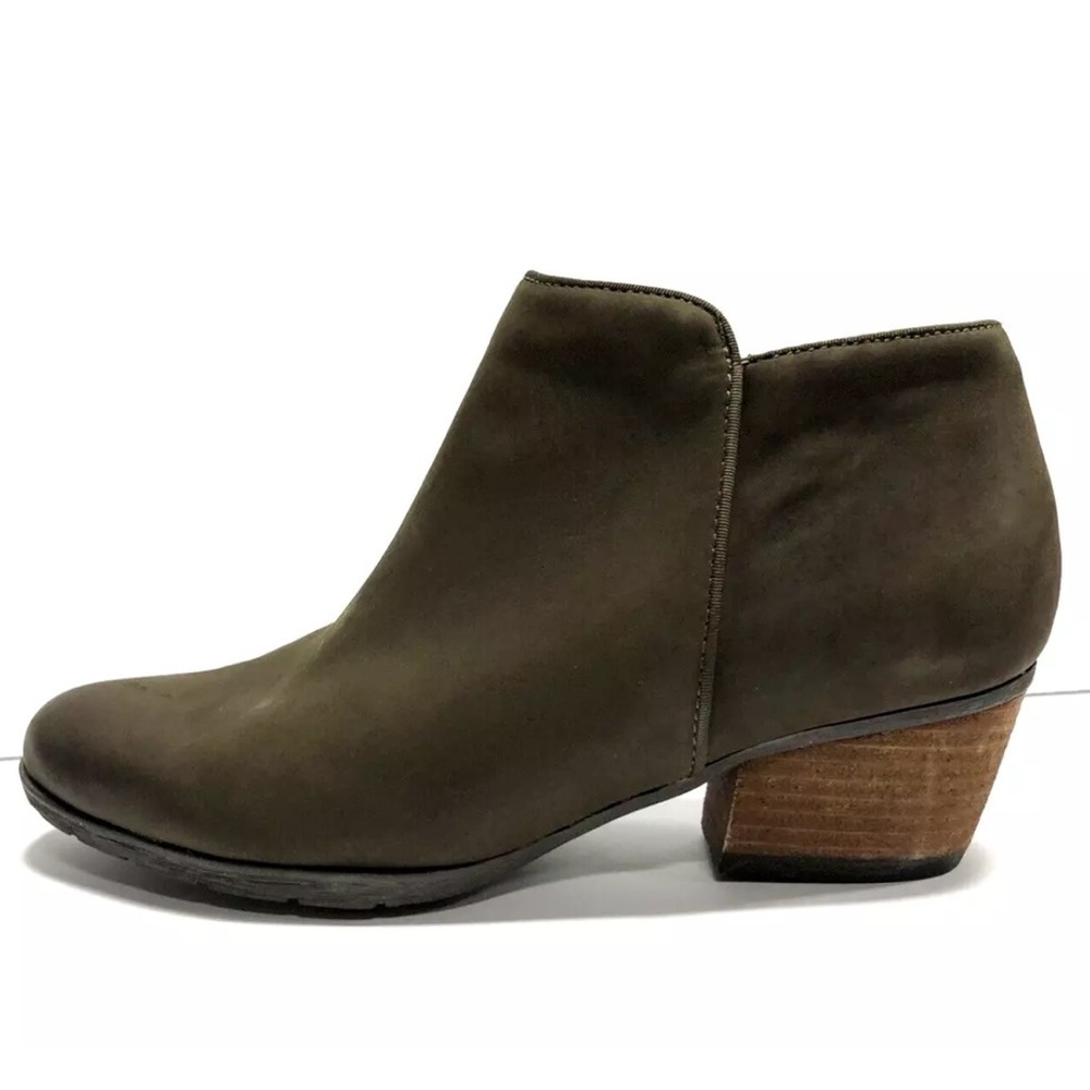 Blondo Women’s Villa, Taupe Waterproof Ankle Booties, Size 9 M.